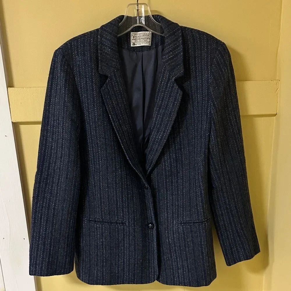 Vintage Pendleton 100%โVirgin Wool Blazer with Suede Elbow Patches